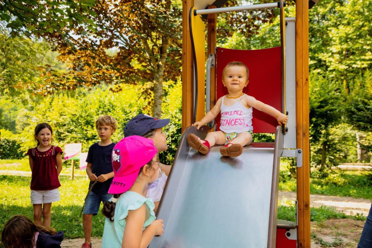 Camping Le Pre Morjal Ispagnac Zewnętrze zdjęcie