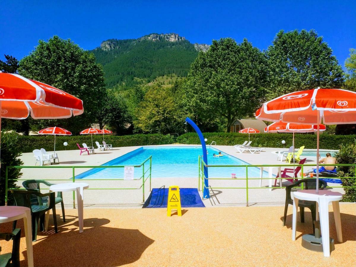 Camping Le Pre Morjal Ispagnac Zewnętrze zdjęcie